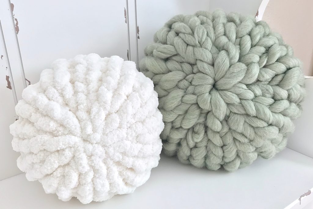 How to Hand Knit a Pillow »